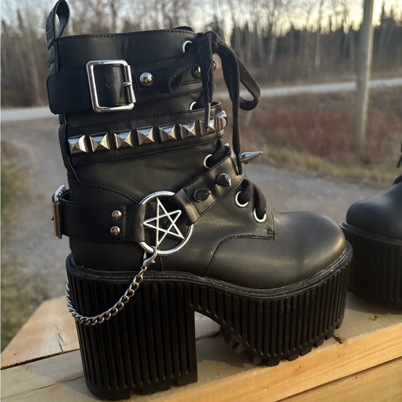Killstar Shoes - unworn unused kill star alice studded boots size US5